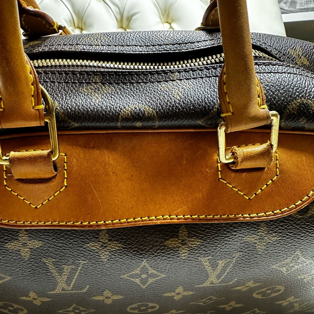 Louis Vuitton Deauville Monogram Handbag - Picture 11 of 16